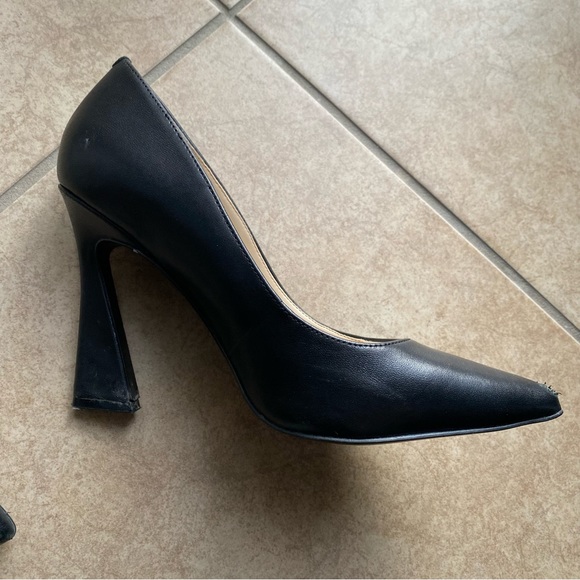 NINE WEST POINTY PUMPS - Picture 4 of 5